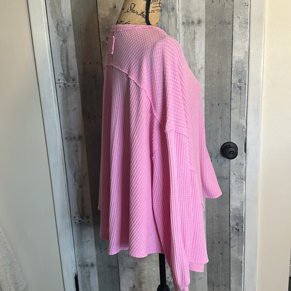We the Free Pink V-Neck Waffle Knit shirt L - Picture 6 of 8